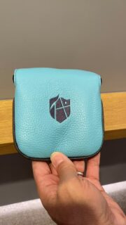 ロートルク用パターカバー作りました😊

#daikanyamagolfclub #golfheadcovers #golf 
#labgolfputters #puttercover #dutyfreeshop 
#代官山ゴルフ倶楽部 #ベッドカバー #ゴルフ 
#ジャパンメイド #パターカバー #キャディバッグ 
#ゴルフバッグ #ラブゴルフ正規販売店 #免税店 
#labgolf正規販売店 #パターフィッティング 
#代官山 #代官山オリジナル #ゴルフショップ